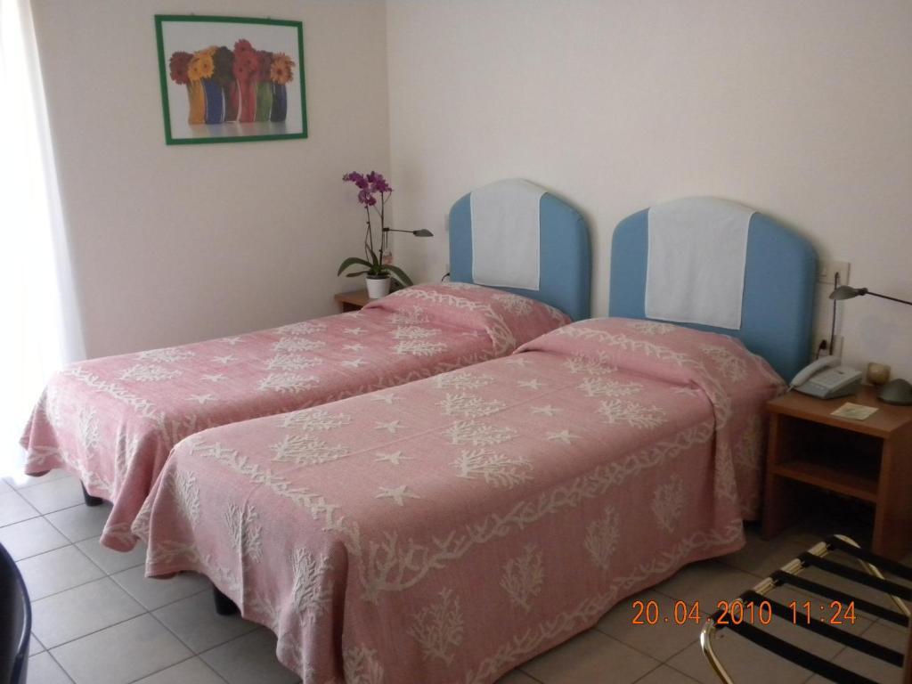 Hotel La Roccia Palau Chambre photo